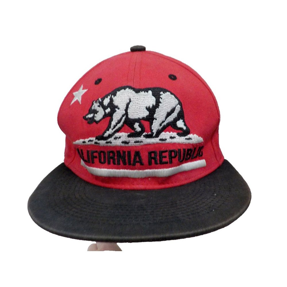 California Republic Thick Embroidered Bear Hat Snapback Red & Black One Size